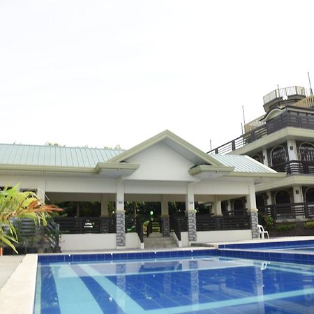 Villa Esmeralda Bryan'S Resort Hotel And Restaurant Palayan City Екстер'єр фото