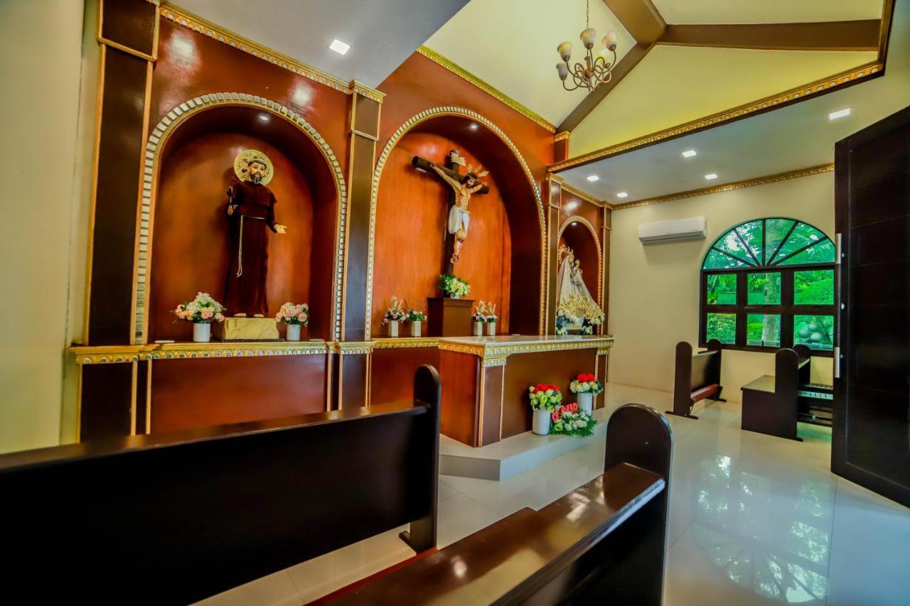 Villa Esmeralda Bryan'S Resort Hotel And Restaurant Palayan City Екстер'єр фото