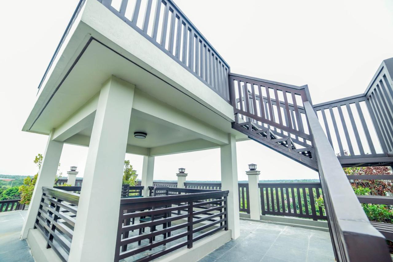 Villa Esmeralda Bryan'S Resort Hotel And Restaurant Palayan City Екстер'єр фото