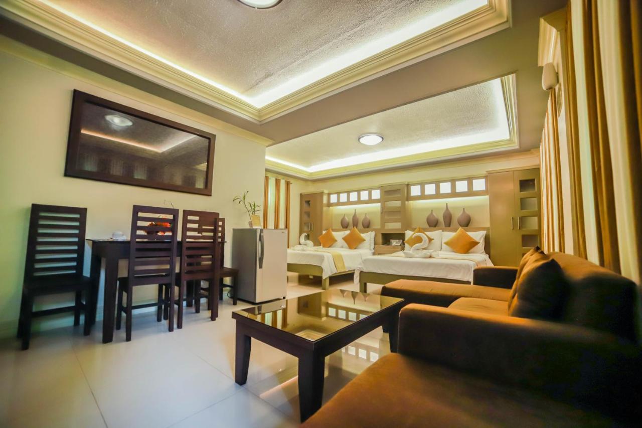 Villa Esmeralda Bryan'S Resort Hotel And Restaurant Palayan City Екстер'єр фото
