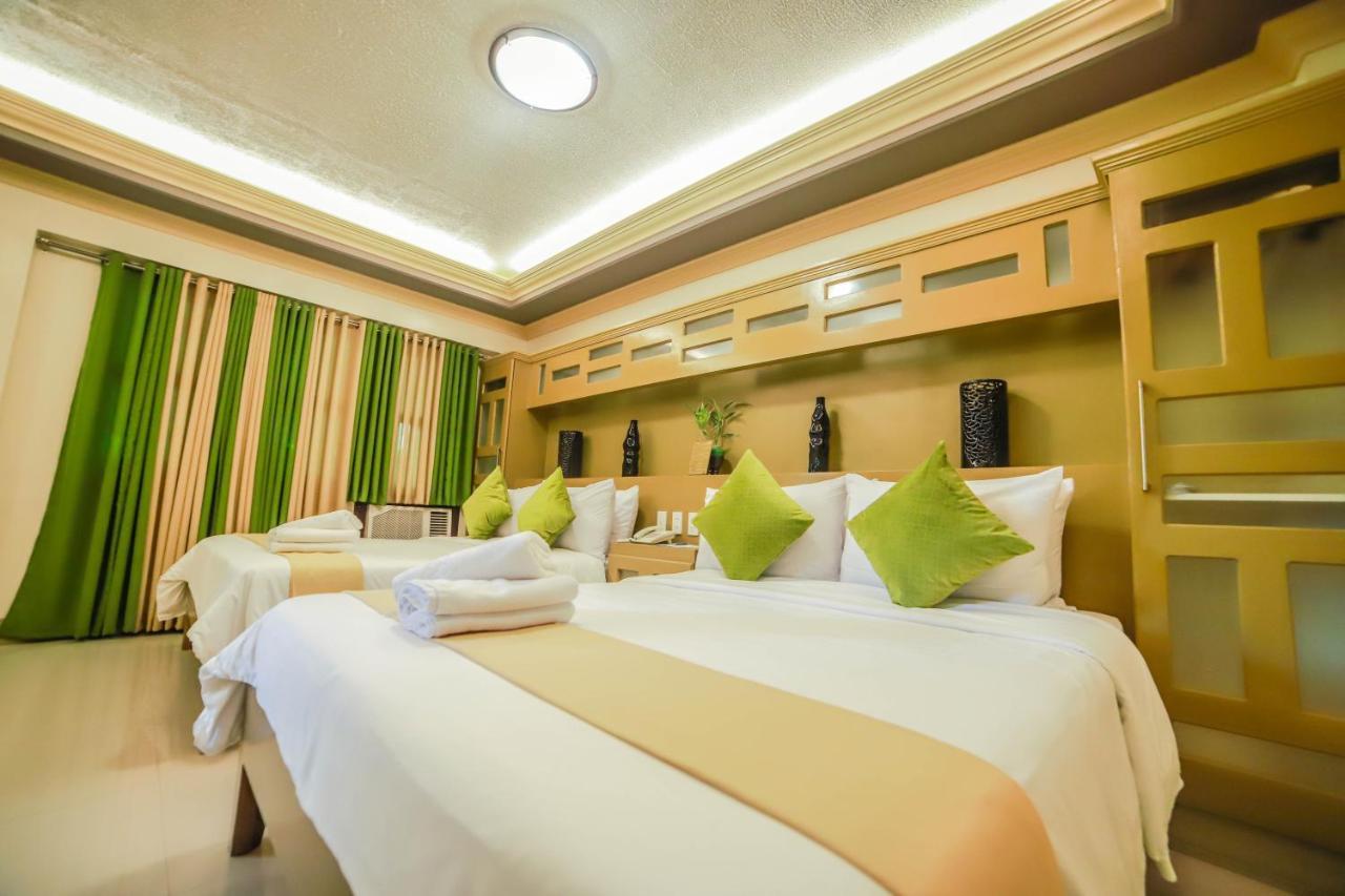 Villa Esmeralda Bryan'S Resort Hotel And Restaurant Palayan City Екстер'єр фото
