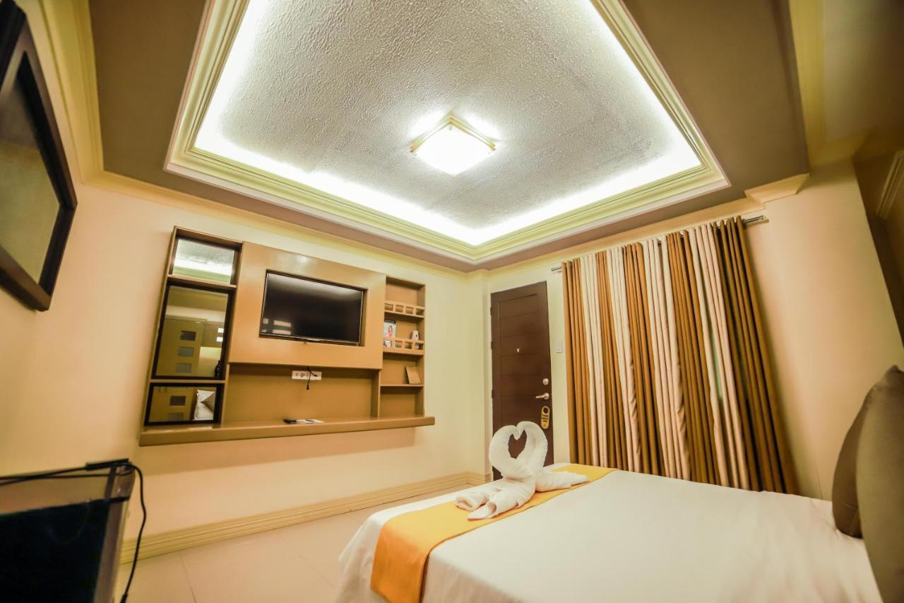 Villa Esmeralda Bryan'S Resort Hotel And Restaurant Palayan City Екстер'єр фото