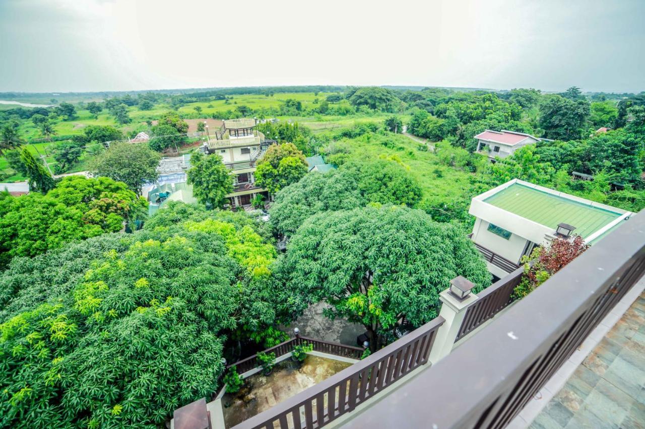 Villa Esmeralda Bryan'S Resort Hotel And Restaurant Palayan City Екстер'єр фото