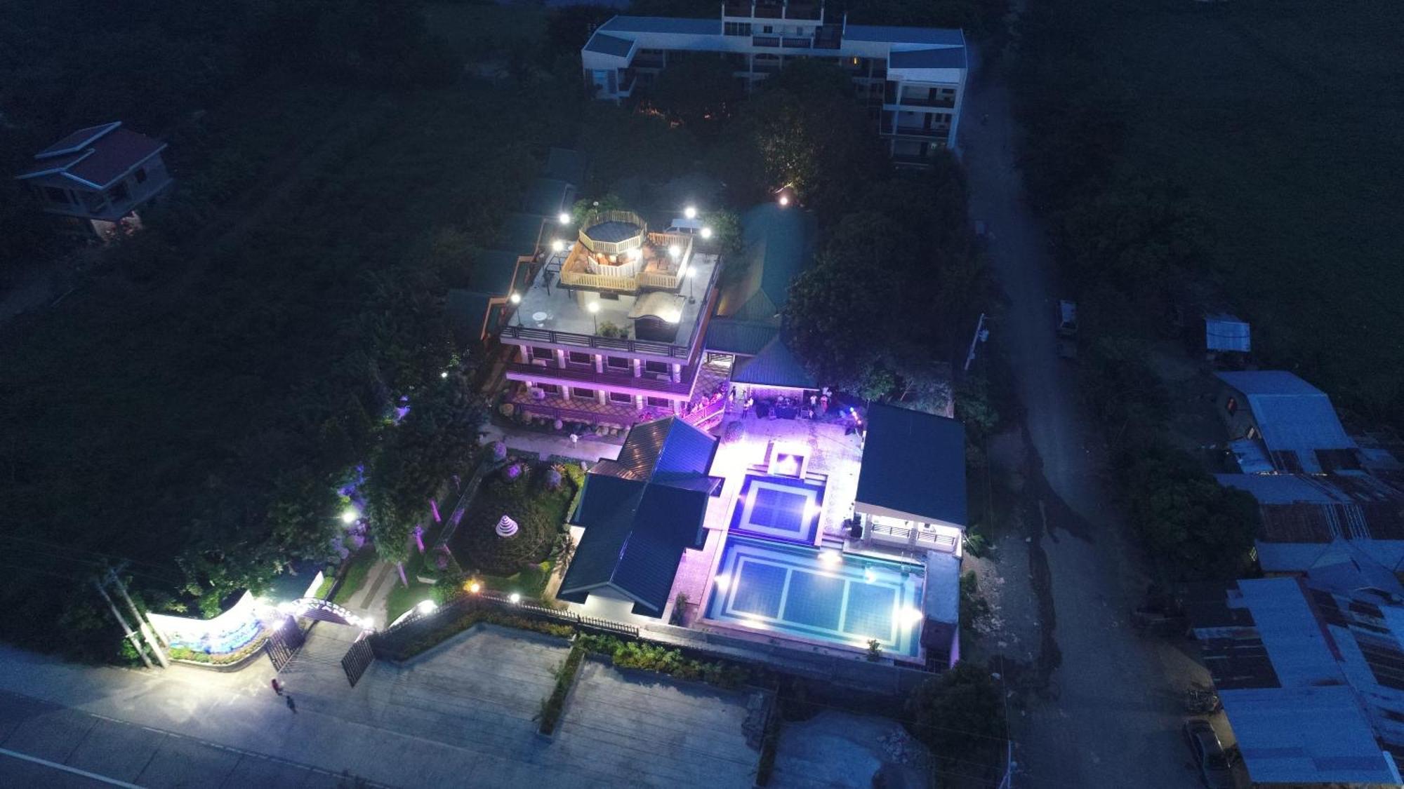Villa Esmeralda Bryan'S Resort Hotel And Restaurant Palayan City Екстер'єр фото