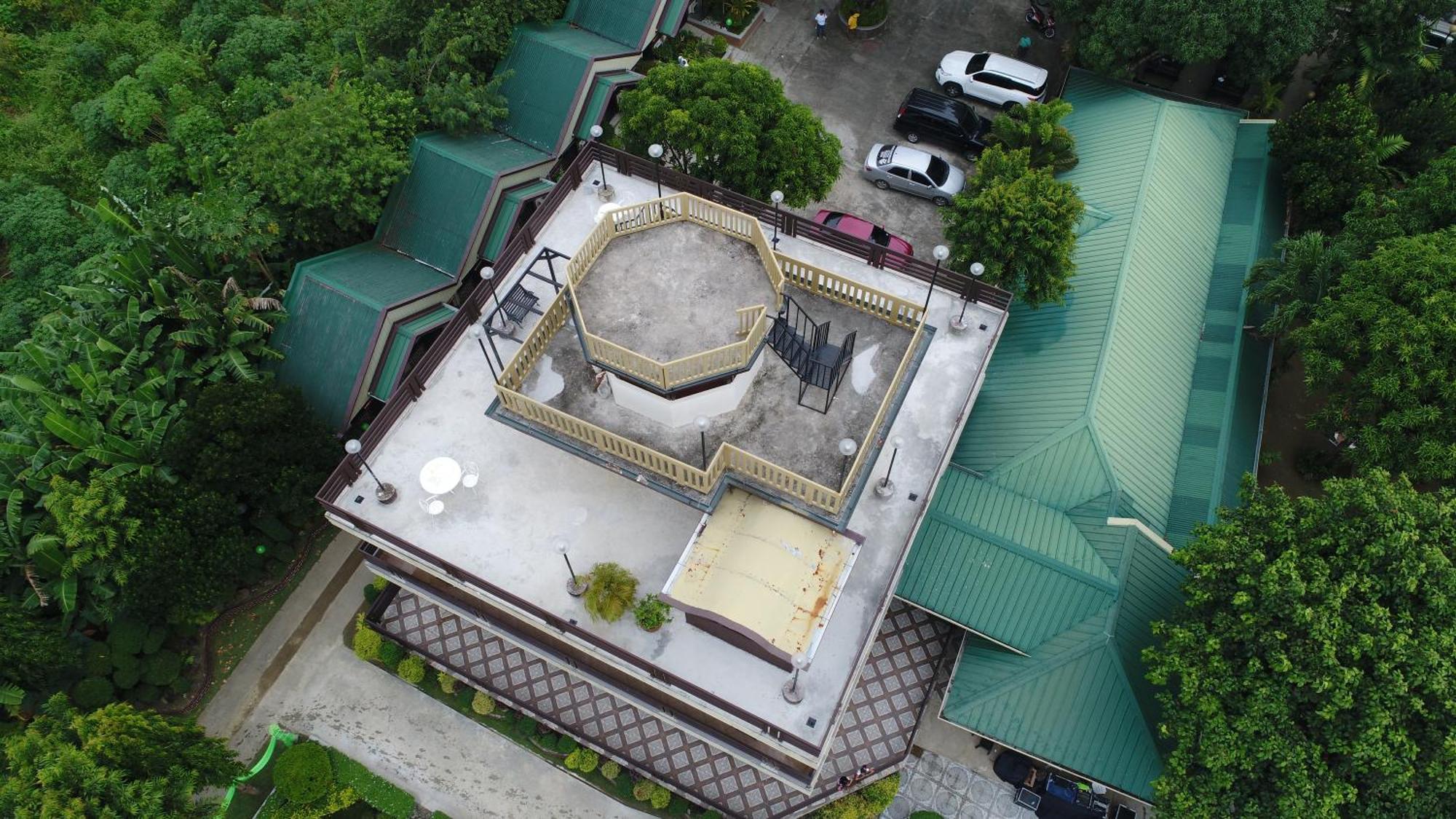 Villa Esmeralda Bryan'S Resort Hotel And Restaurant Palayan City Екстер'єр фото