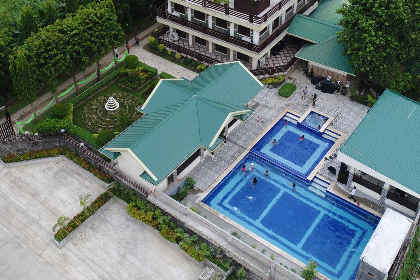 Villa Esmeralda Bryan'S Resort Hotel And Restaurant Palayan City Екстер'єр фото